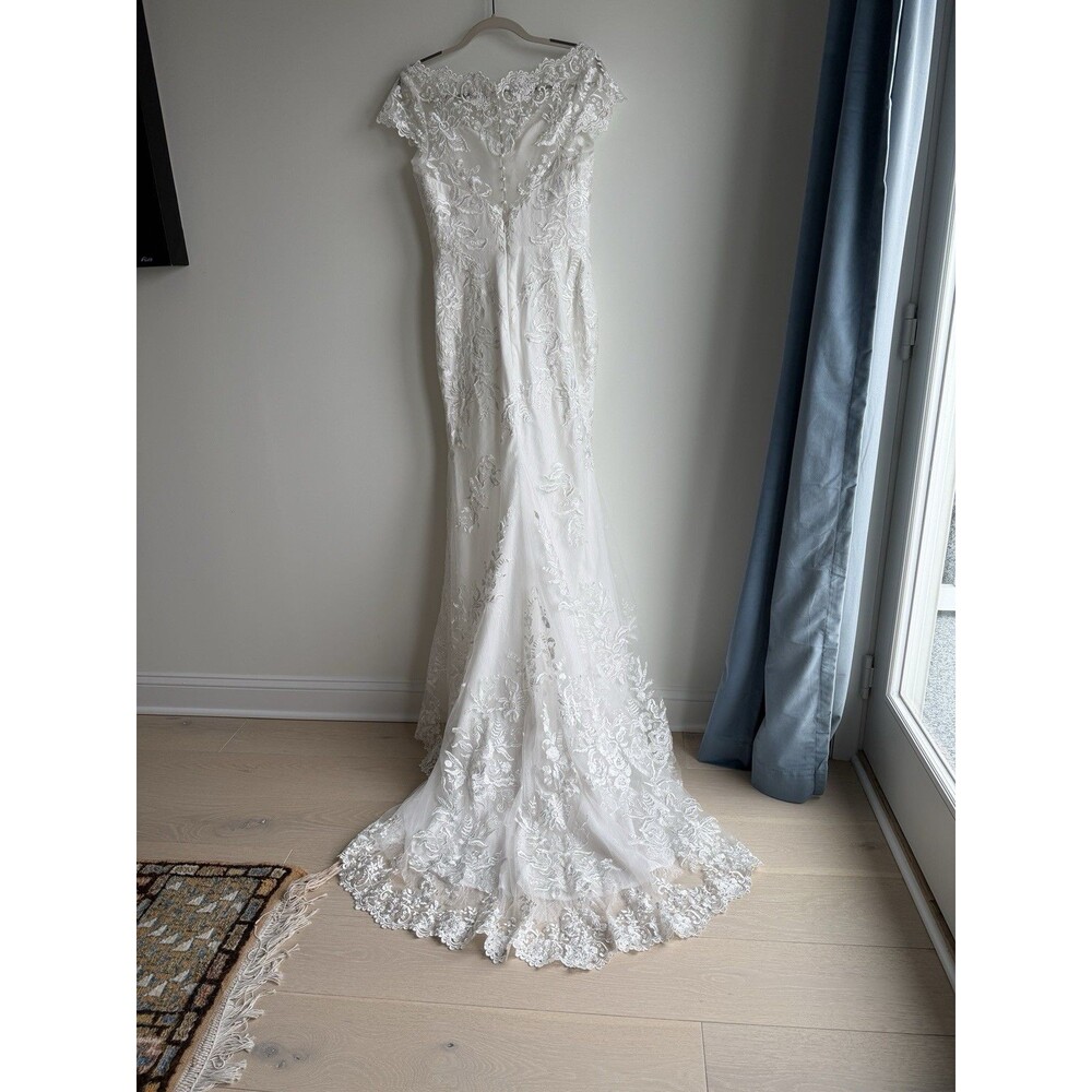 MERRY’S Lace Wedding Dress-Chapel Train-10; Fits Street Size 4 - Picture 6 of 14